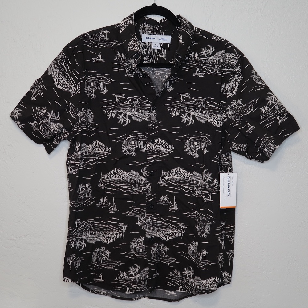 Old Navy Island Print Short Sleeve Button Up